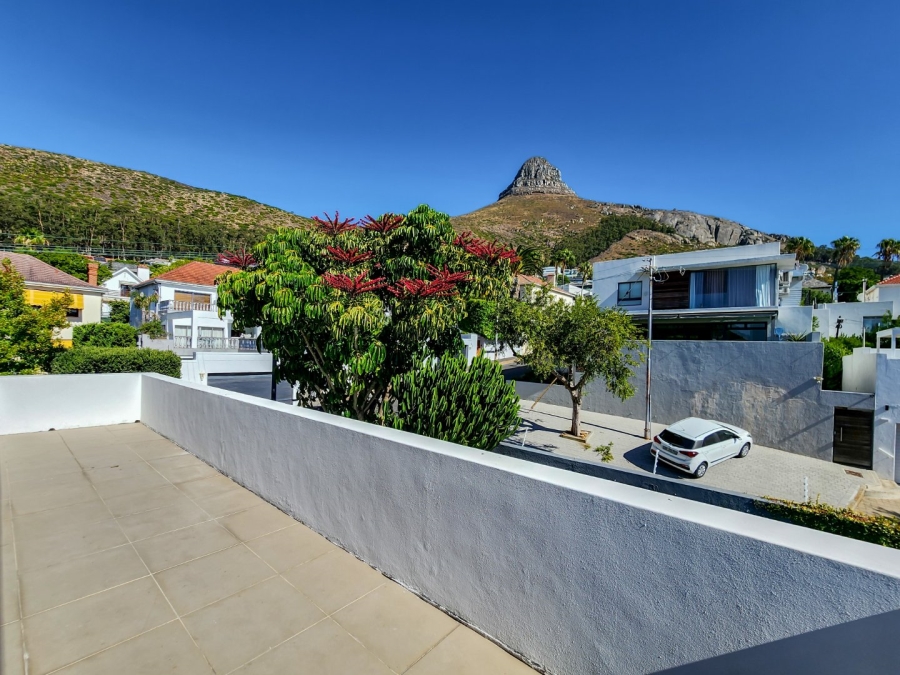5 Bedroom Property for Sale in Fresnaye Western Cape